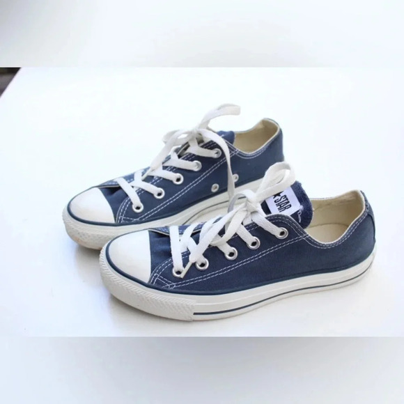 Converse shoes - Picture 3 of 12